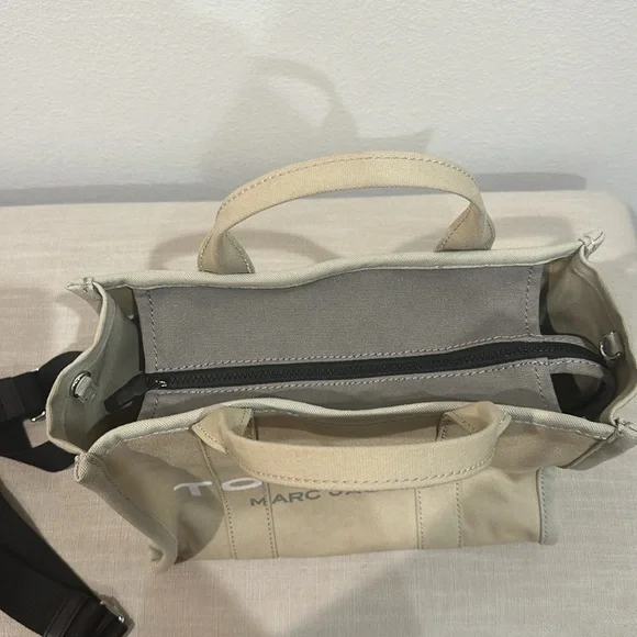 Marc Jacobs The Tote Bag | Like New! - Picture 8 of 8